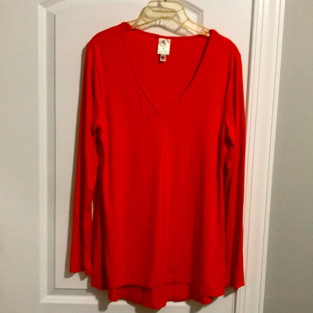 Meesh & Mia-size L orange TeeV neck NWOT